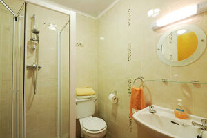 ensuite, caherciveen bed and breakfast southern sun, ring of kerry, kerry way