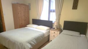 triple room, caherciveen bed and breakfast southern sun, ring of kerry, kerry way