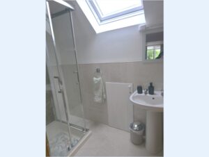 bathroom, holiday home, rental accommodation, self catering, caherciveen, south kerry